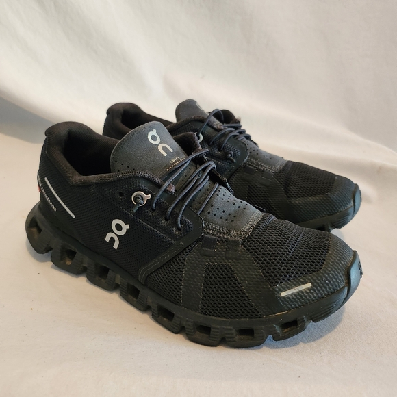 On Cloud 5  Women’s Running Shoe Sz 6.5 - Picture 2 of 16